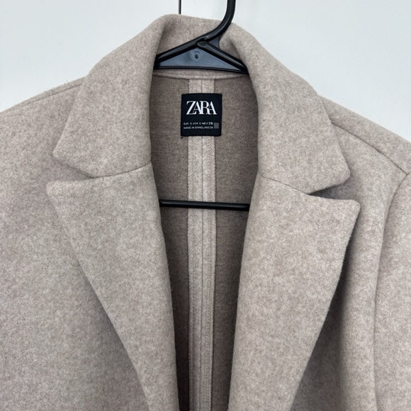 Zara Women's Classic Beige Coat - Picture 2 of 5
